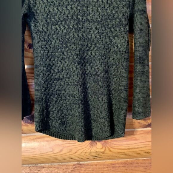 It’s Our Time Green and Black Marled Crewneck Sweater Size Medium - Picture 3 of 10